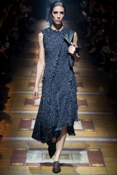 Look 14